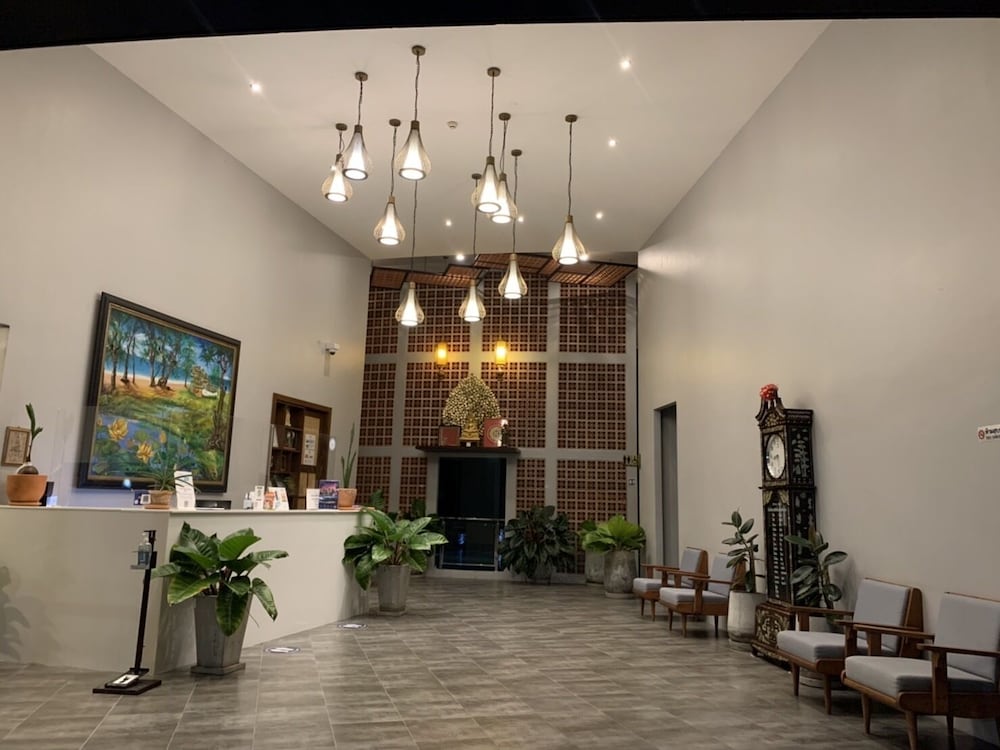 Atom Phuket Hotel -SHA Plus 17/50