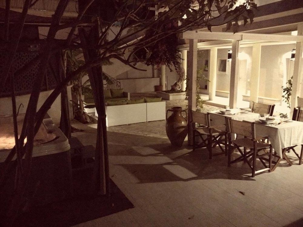 Mina Accomodation 20/22