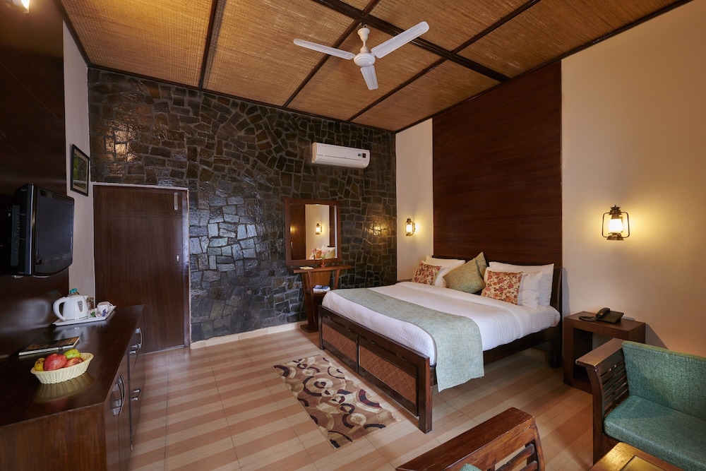 Acorn Hideaway Resort and Spacorbett 17/50