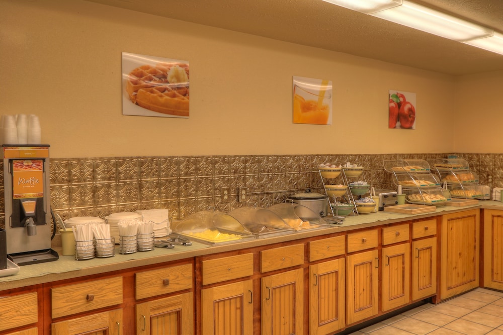Quality Inn And Suites Dollywood 27/31