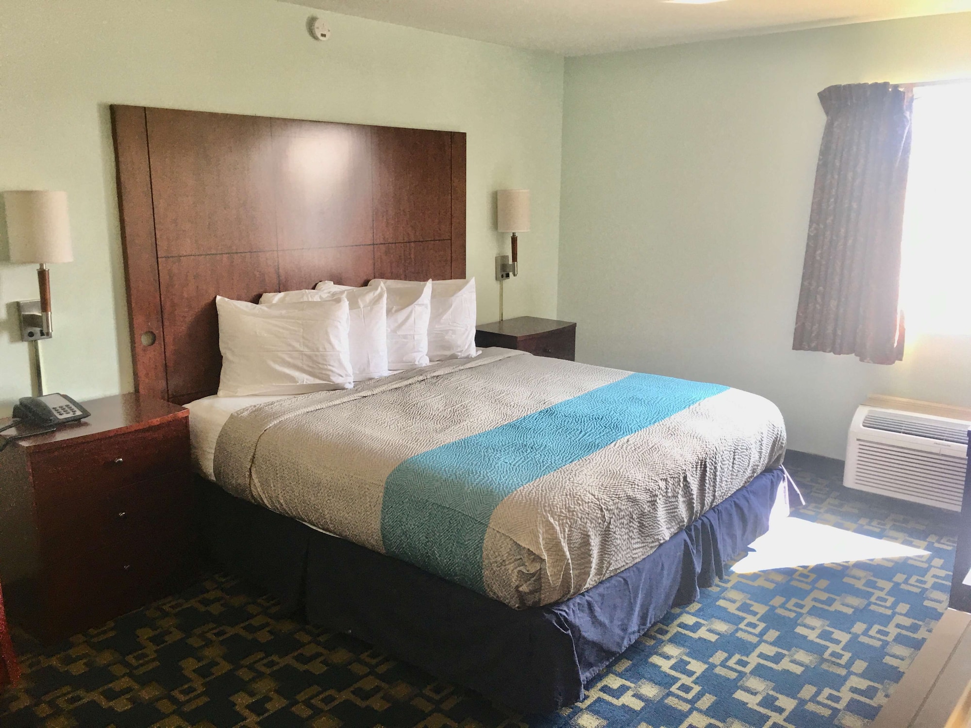 Room at SureStay Hotel by Best Western Weimer, WEIMAR - TX