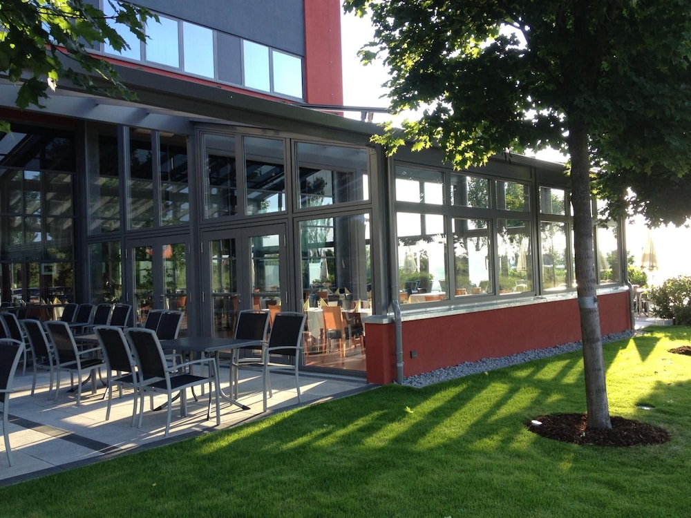 NOVINA HOTEL HERZOGENAURACH HERZO-BASE 9/66