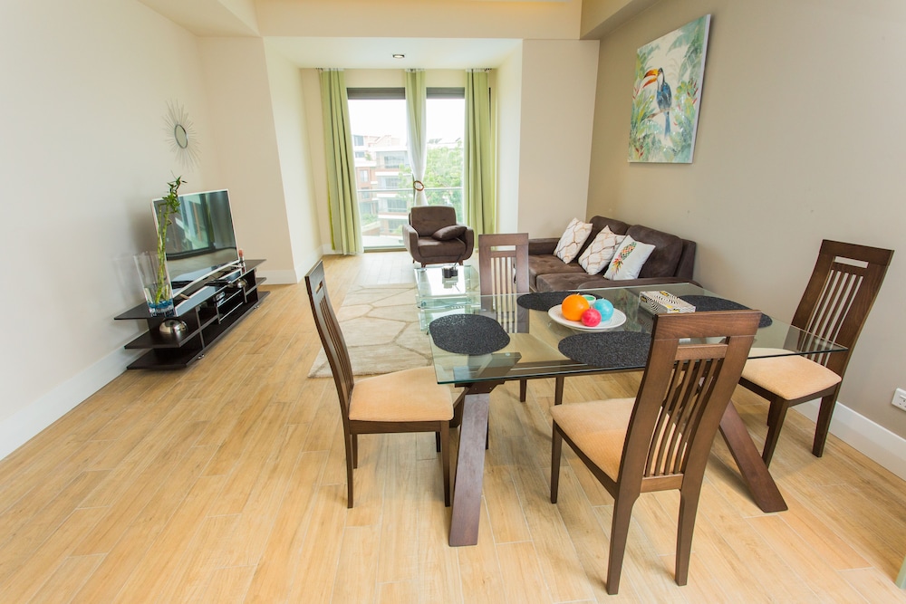 Accra Luxury Apartments Cantonments (Ex A-Lux Apartments) 60/80