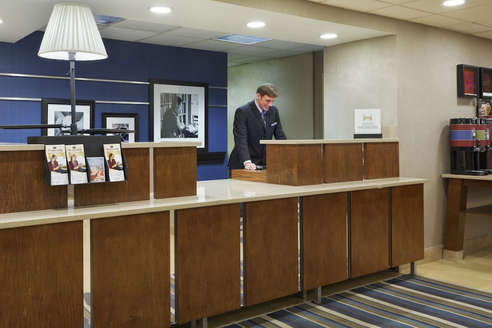 Hampton Inn Charlotte University Place 10/40