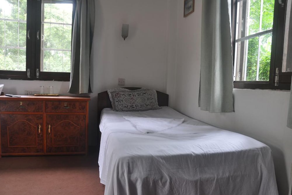 Hotel Elephant Camp 8/15