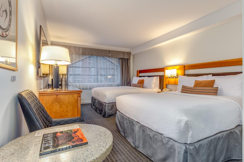 PREMIUM, 2 QUEEN BEDS