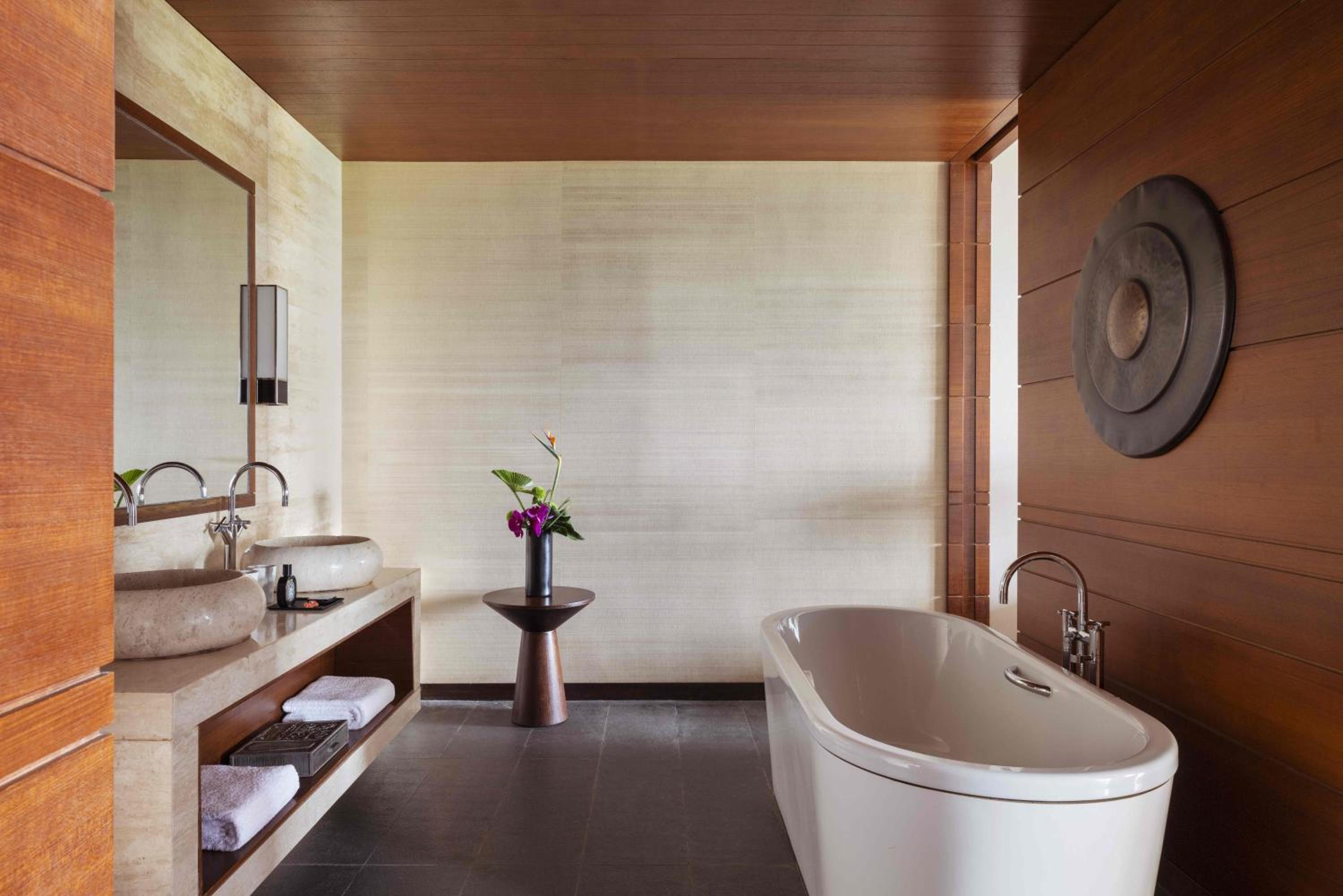 Bay Ocean, Junior Suite, King Bed