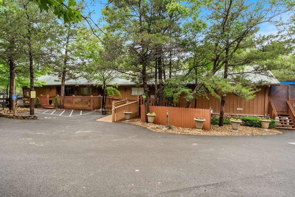 The Cabins At Green Mountain 61/68