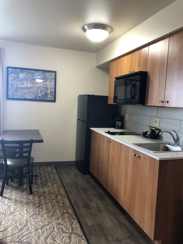 Extended Stay America - Anchorage - Downtown 8/52