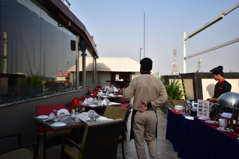 HOTEL SURYA PLAZA 30/46