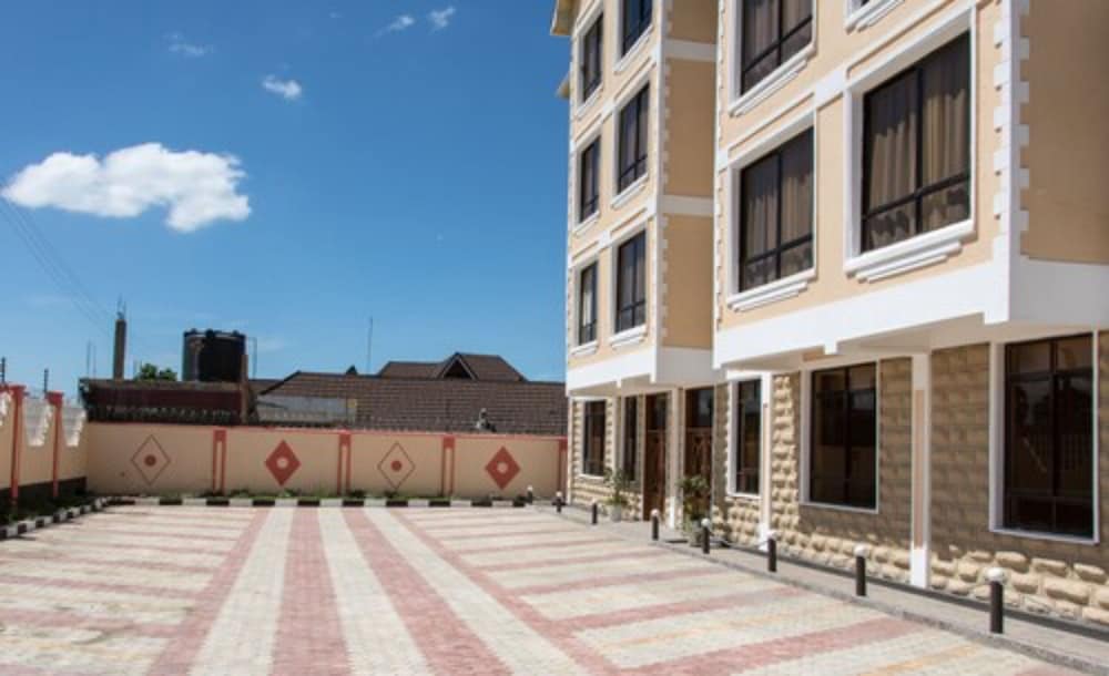 Astorian Grand Hotel 50/50