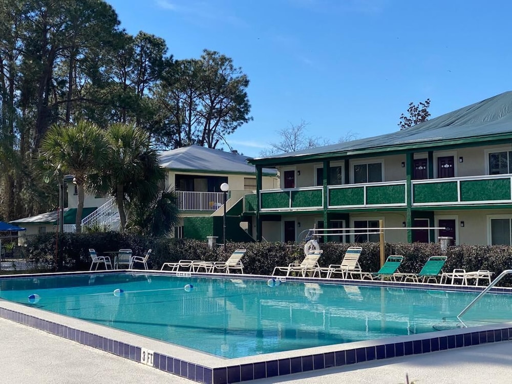 Inn On The Green 5/45