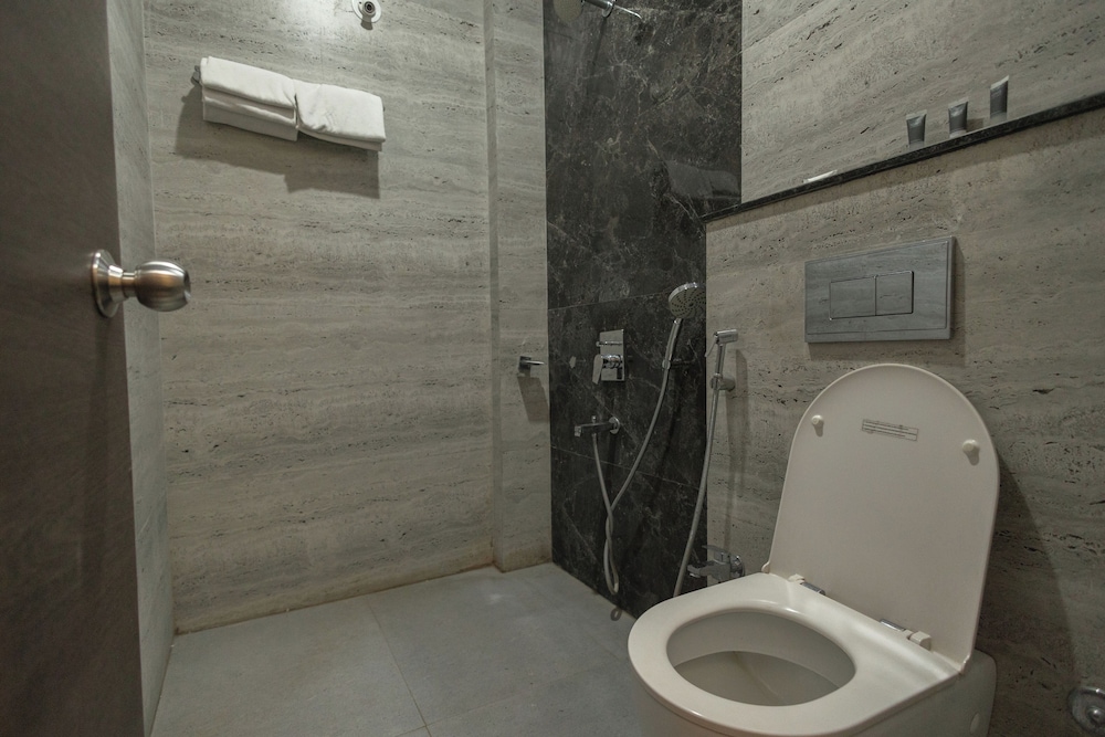 Freesia Resort by Express Inn 44/45