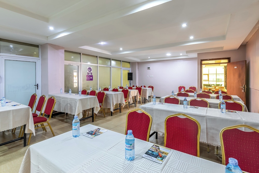HBT Russel Hotel 46/50