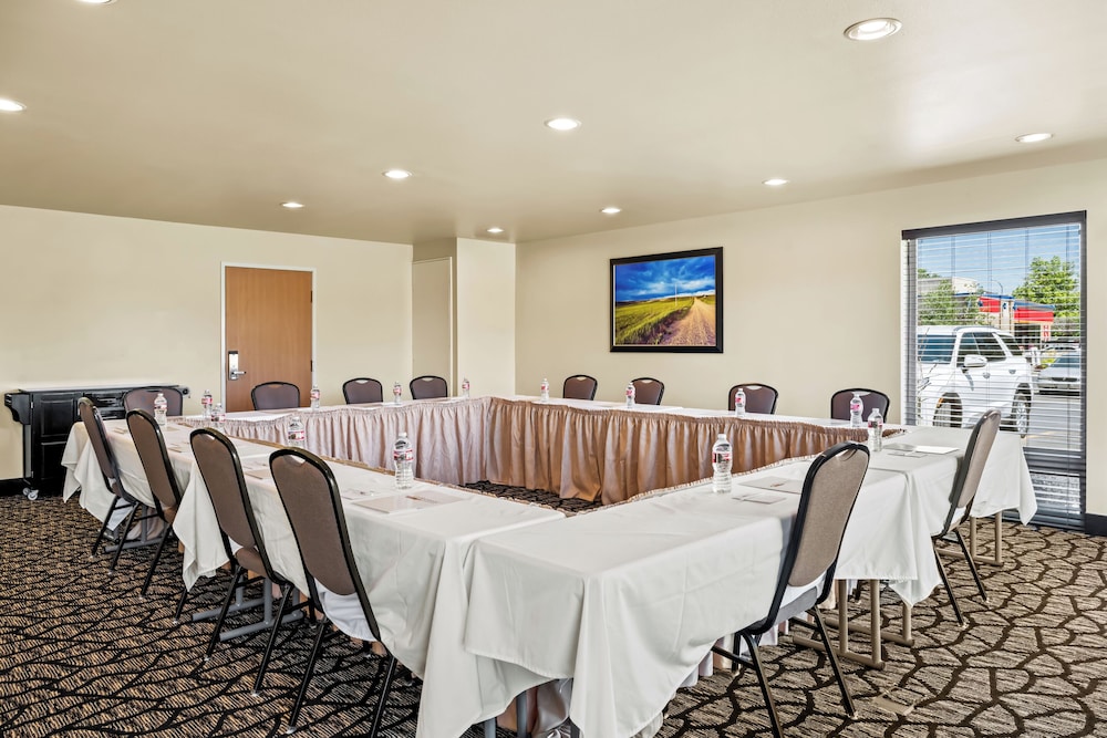 Ledgestone Hotel Elko 38/50