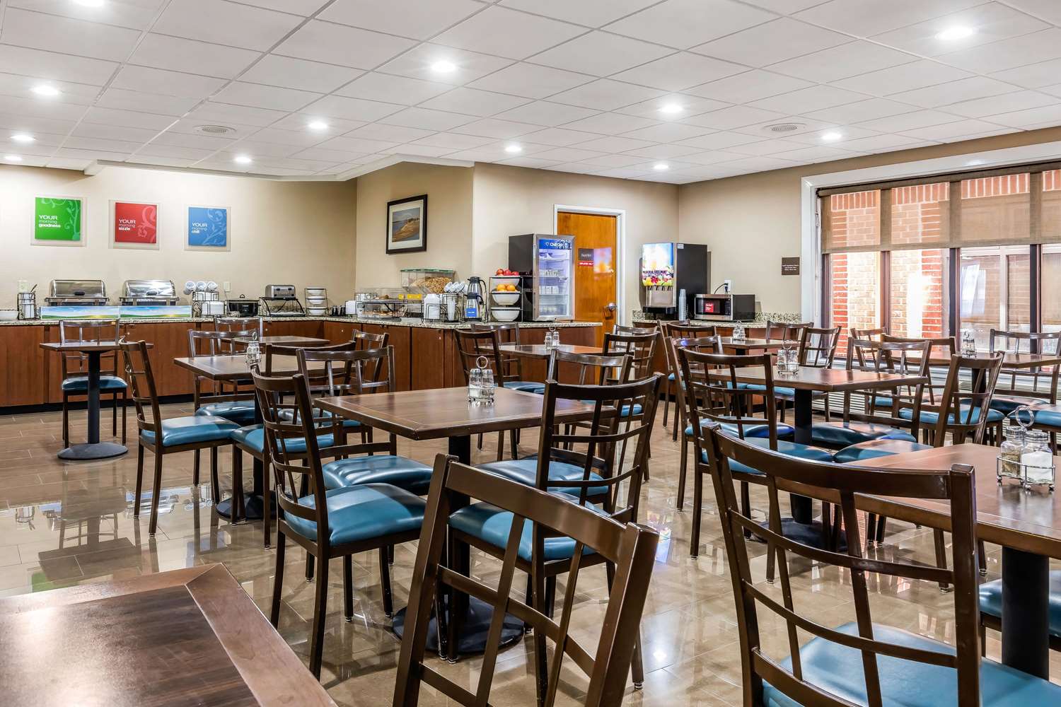 Comfort Inn And Suites Airport American Way 29/42