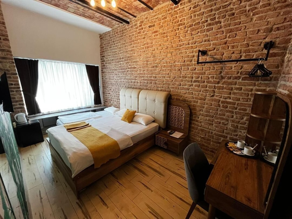 Aysa Hotel 35/58