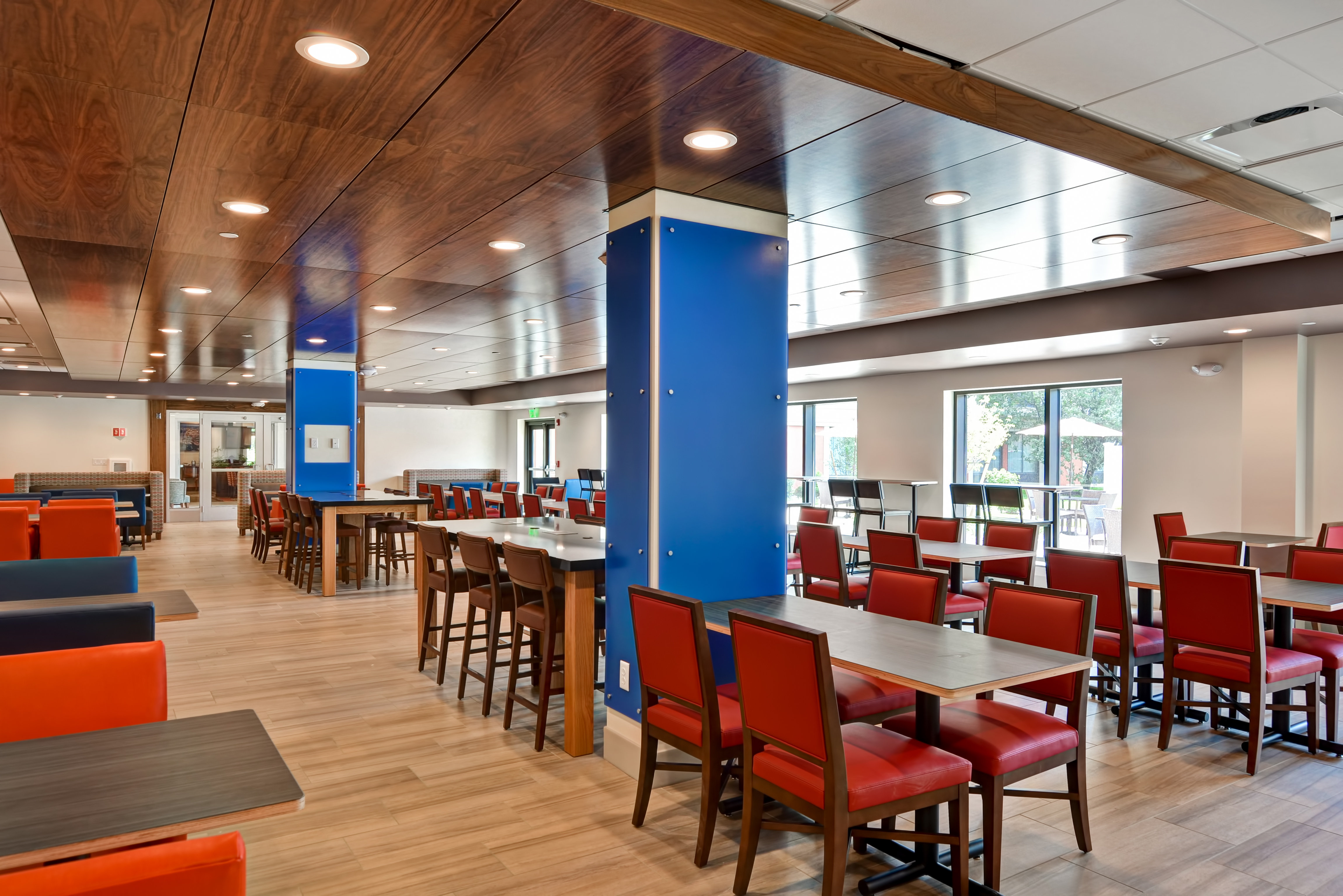 Holiday Inn Express Boston 50/63