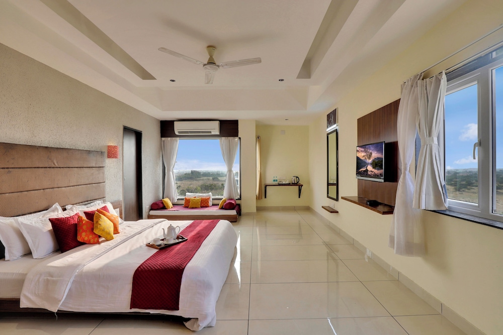 Goverdhan Greens Resort Dwarka 11/50