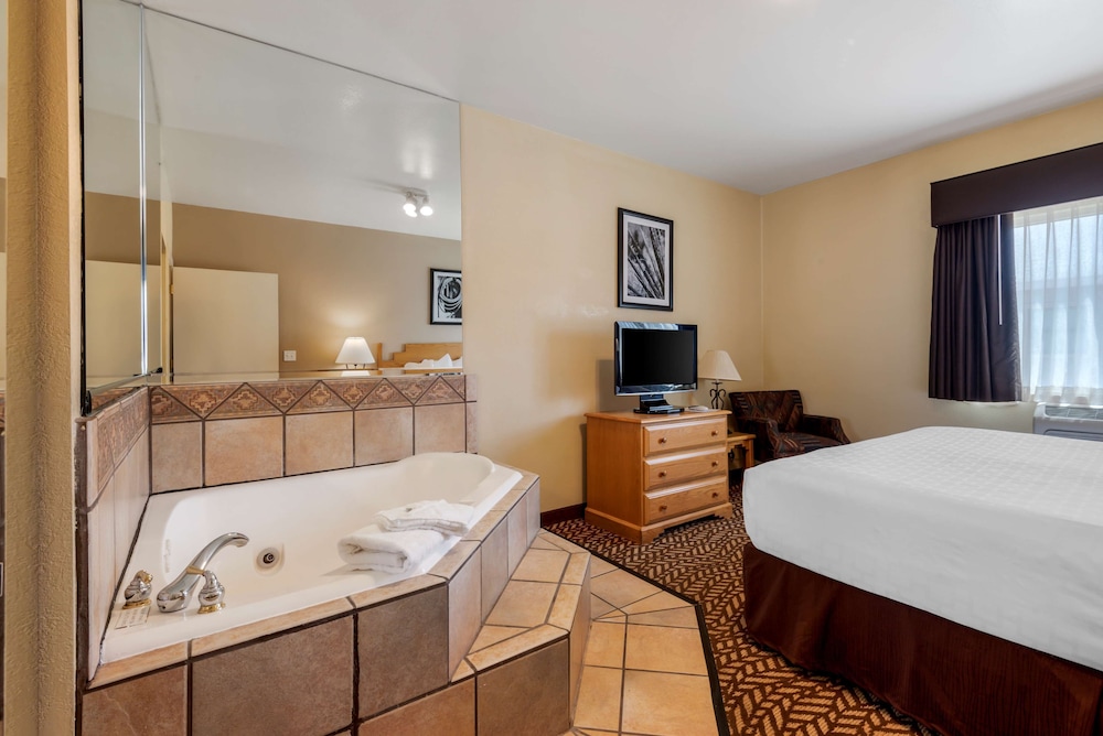 Turquoise Inn and Suites Cortez near Mesa Verde 20/42