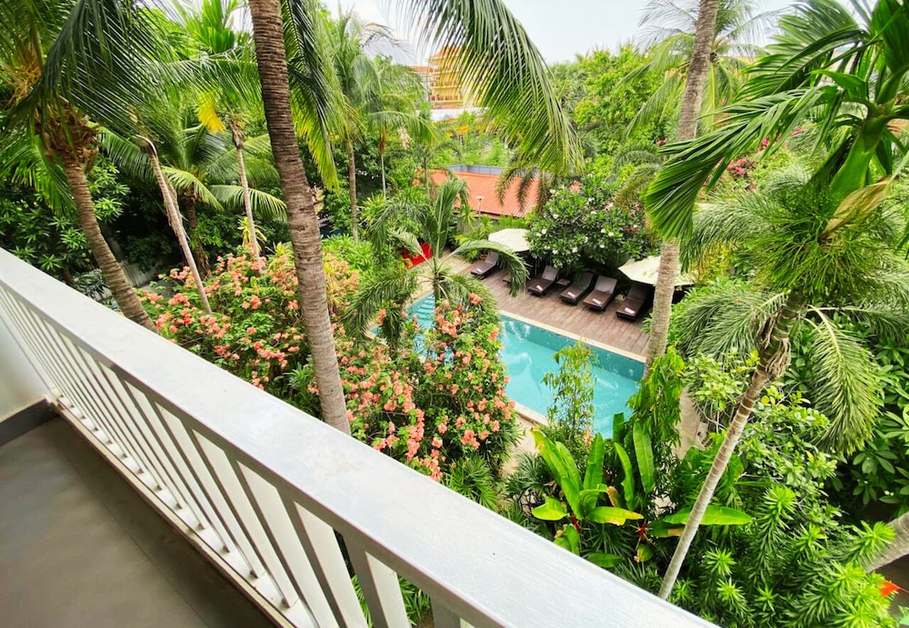LADEAR ANGKOR BOUTIQUE HOTEL 69/84