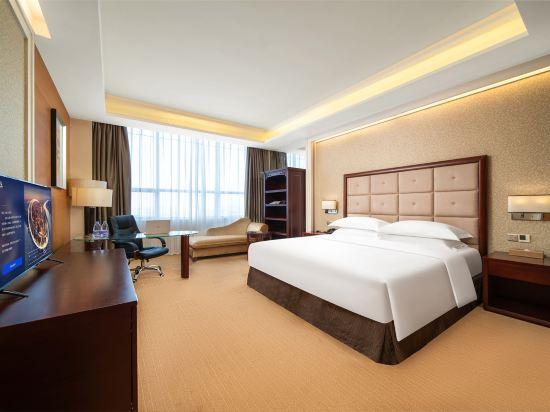 Deluxe, King Bed, Queen Bed