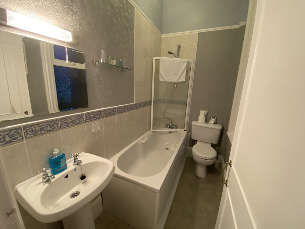 The Belmont - B&amp;B 49/49