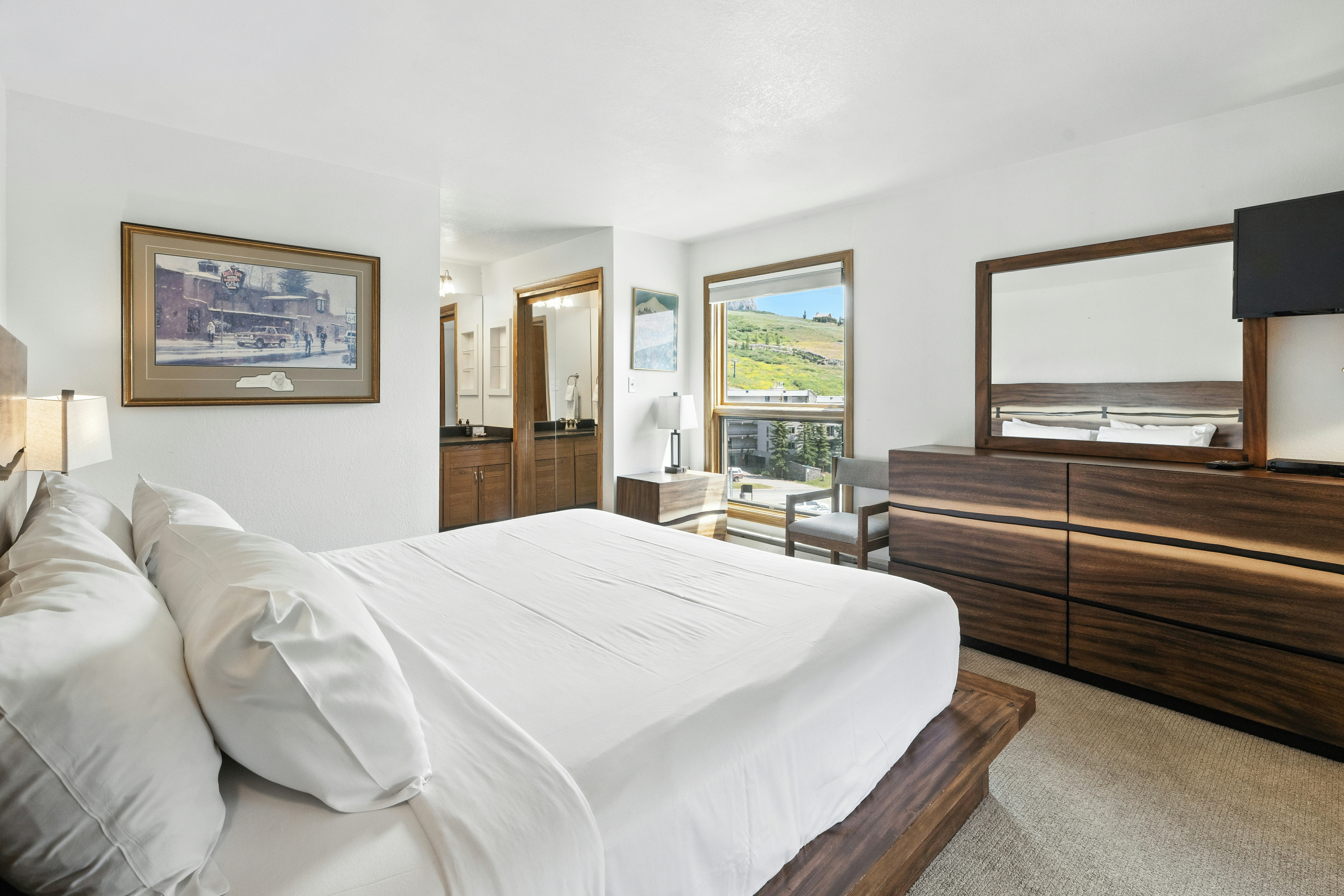 3 Bedrooms, Plaza, Peak, 3 Bathrooms