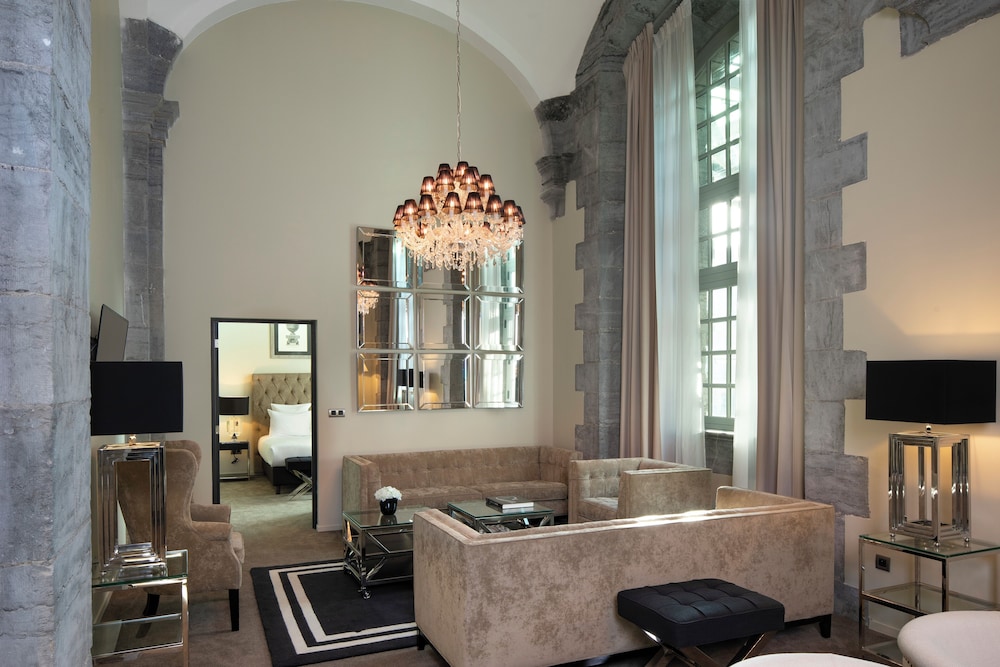 Royal Hainaut Spa and Resort Hotel 31/37