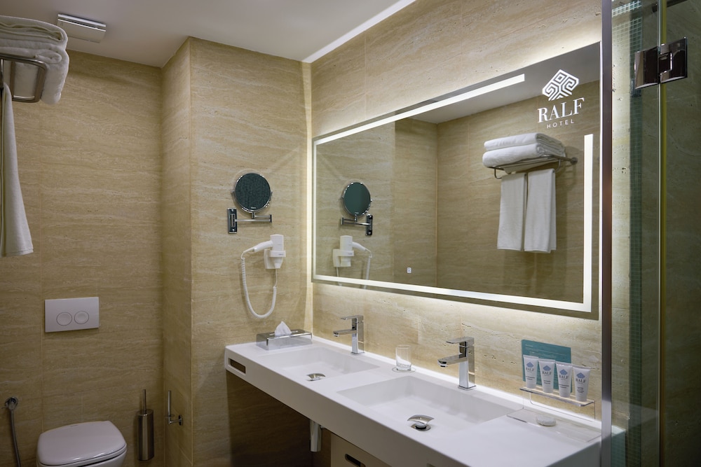 Ralf Hotel 25/28