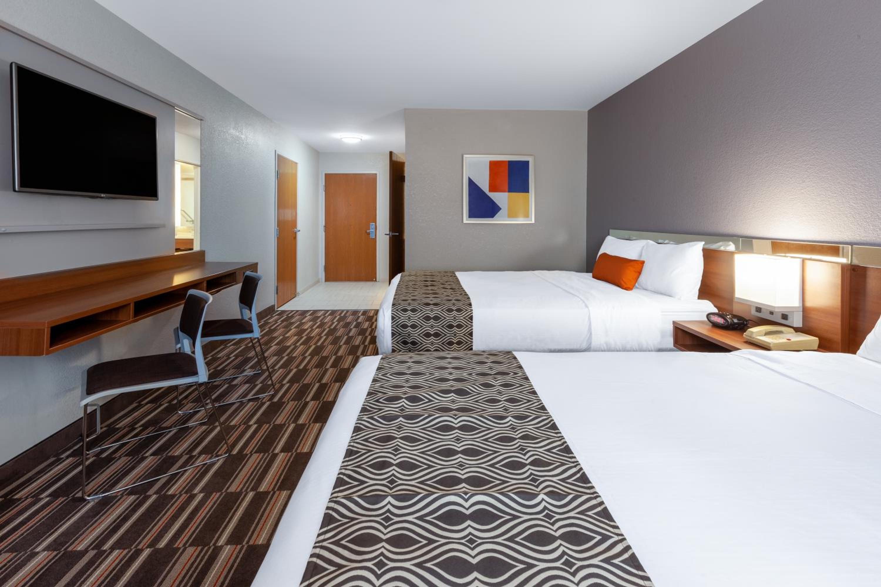 Room, 2 Queen Beds, Bathtub, Accessible