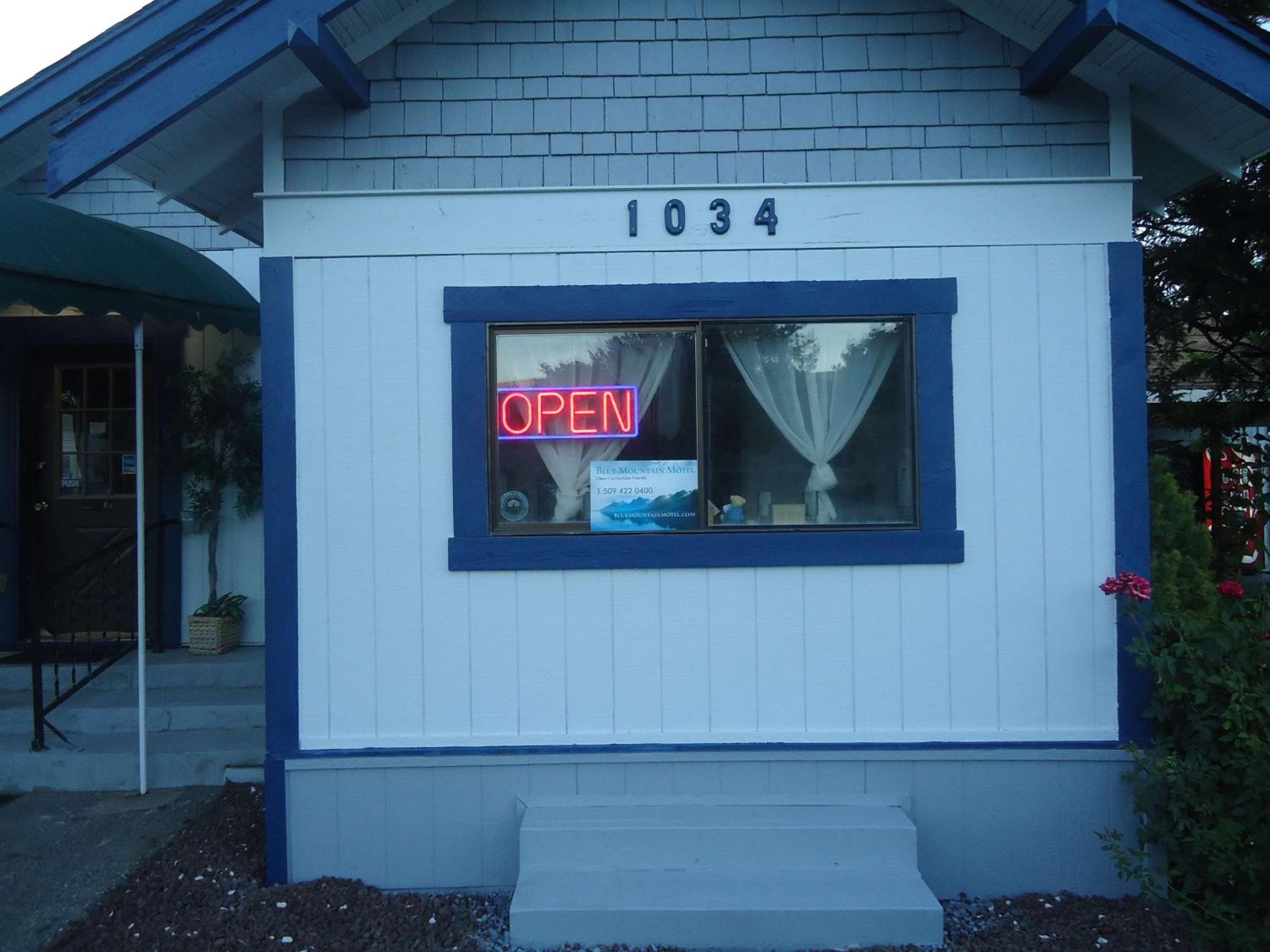 Blue Mountain Motel Okanogan 5/20