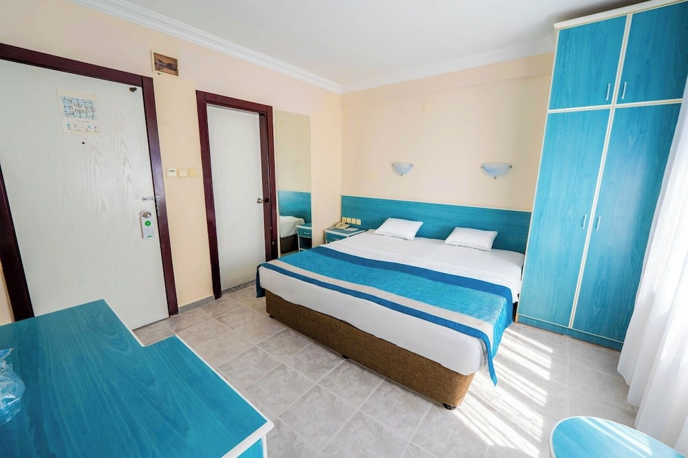Galaxy Beach Hotel 28/72
