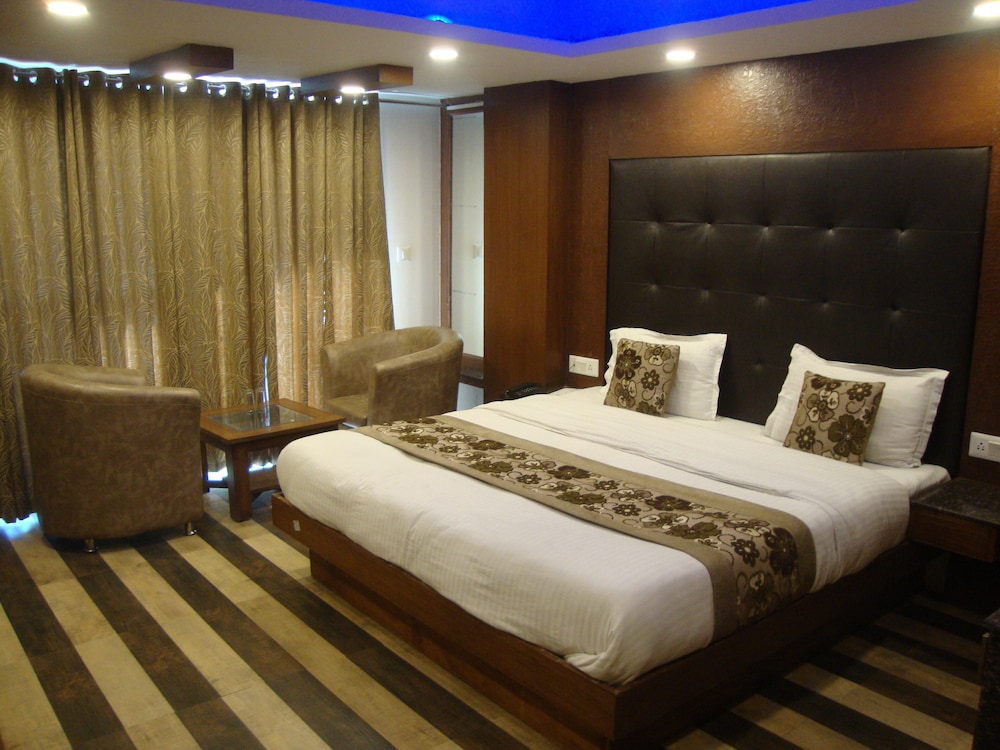 HOTEL HAMERS INTERNATIONAL 16/49