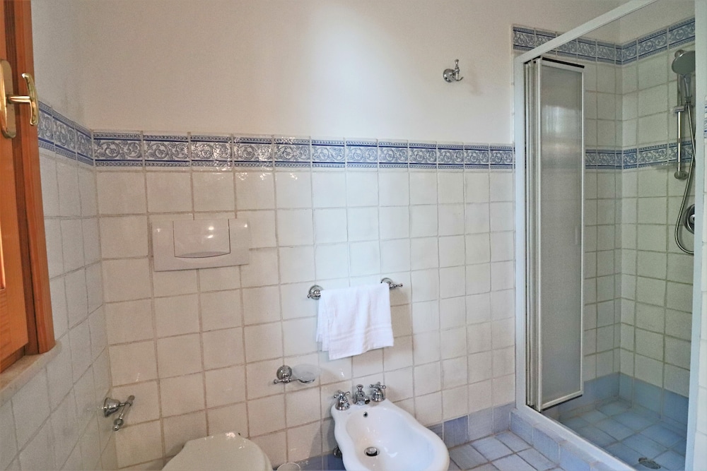 Relais Delle Rose Bed And Breakfast 26/84