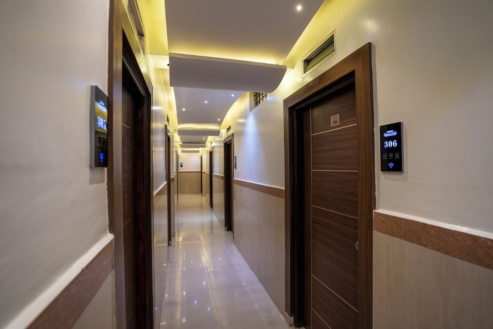 Aishwarya Suites 41/68