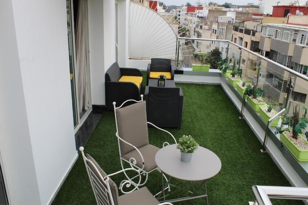 Rent Inn Suites Hotel 57/60
