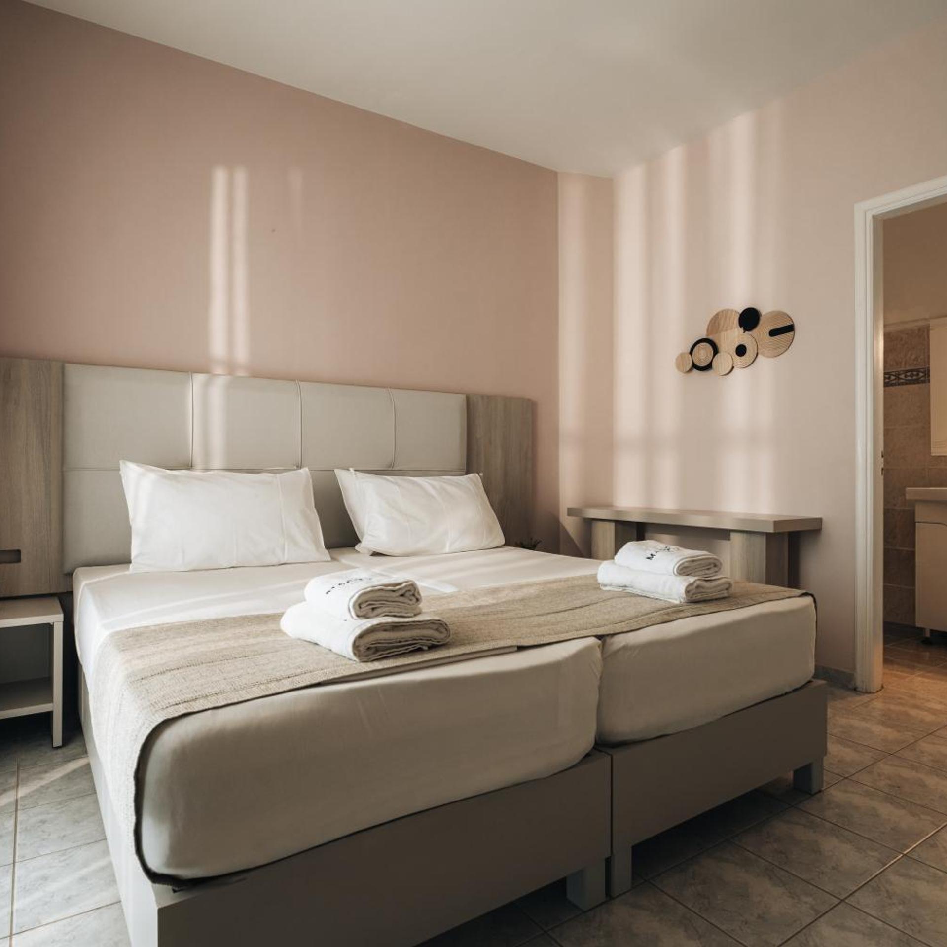Dream Hotel 27/71