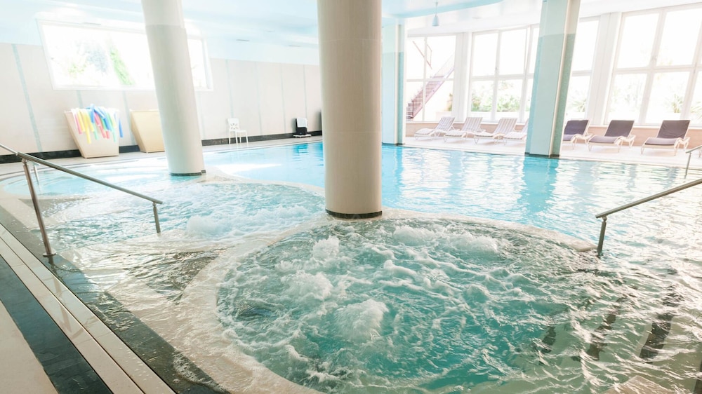 swimming pool spa