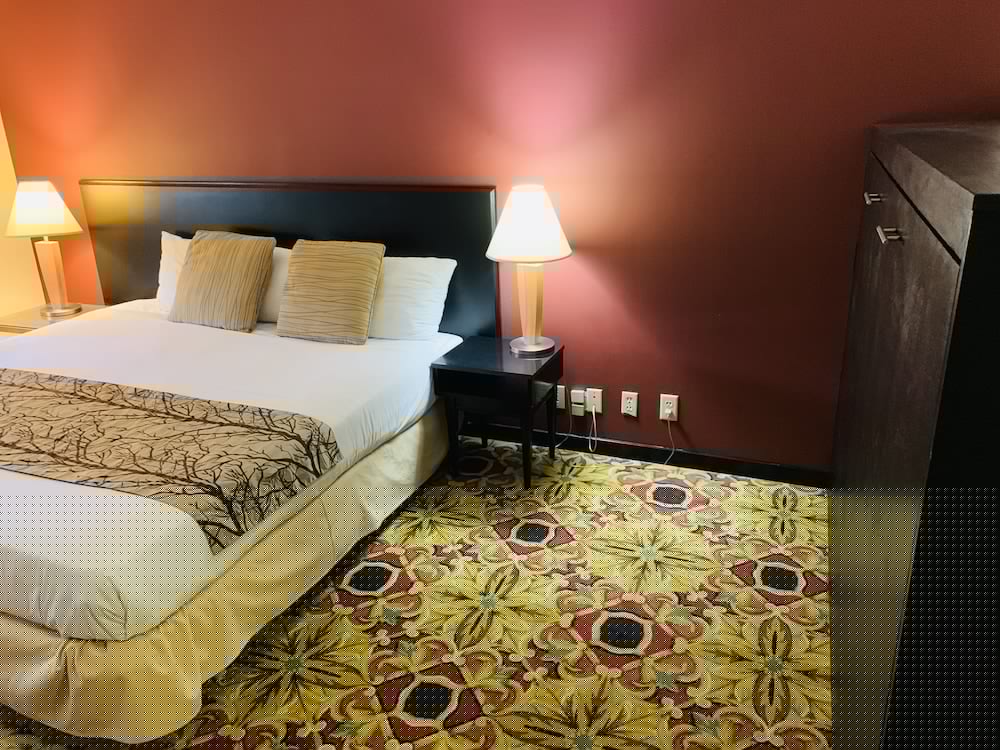 Hotel At the Waldorf 21/43