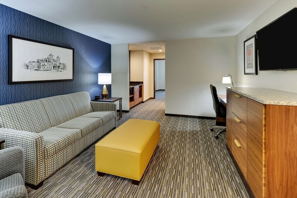 Drury Inn & Suites Lafayette IN 34/56