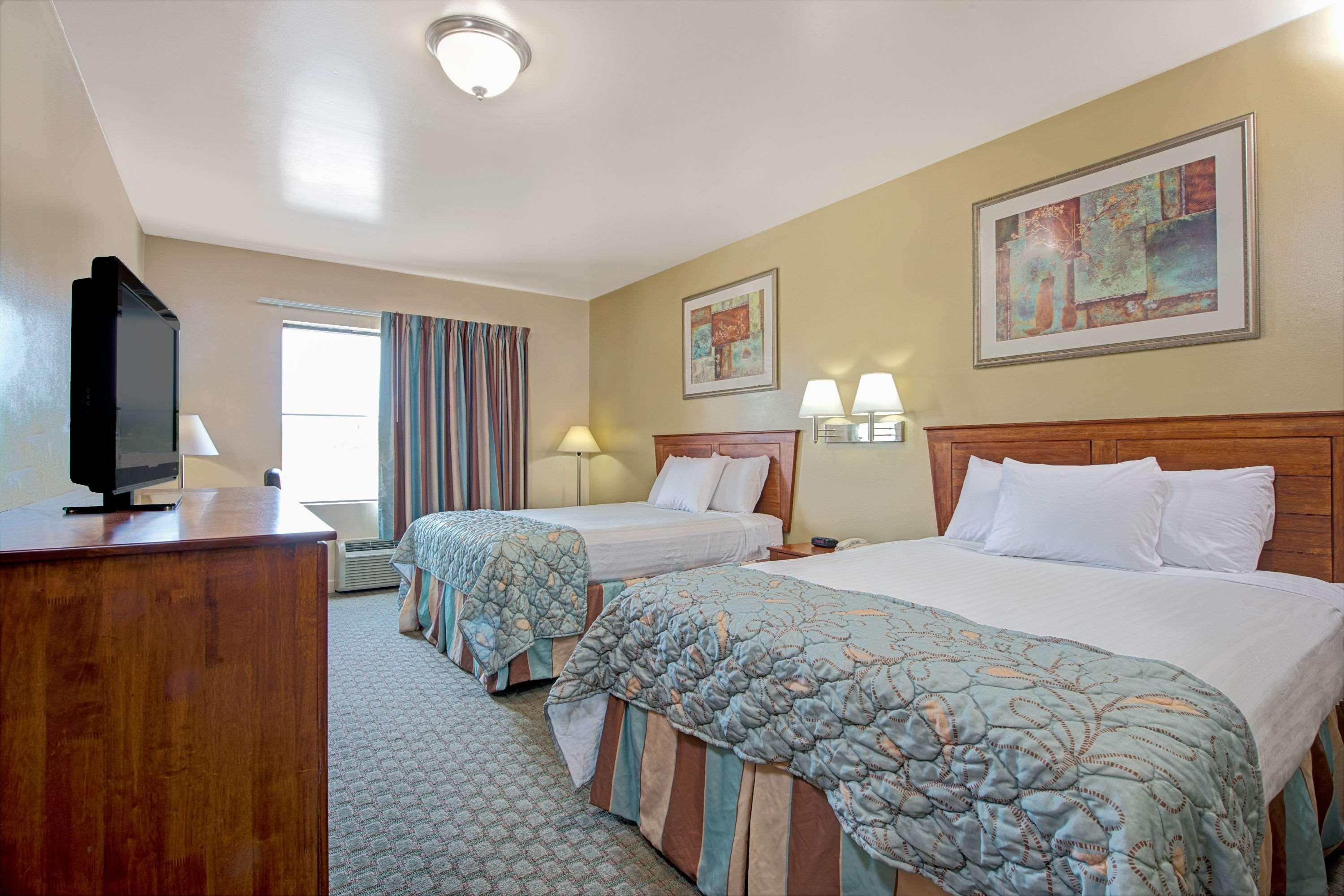 Room, 2 Queen Beds, Smoking