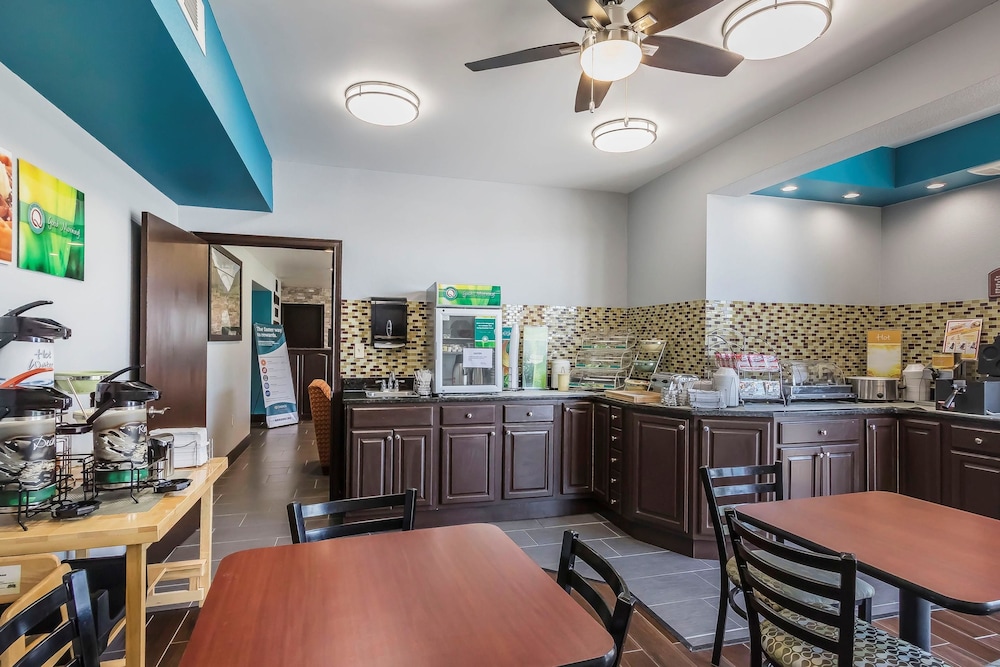 Quality Inn Charleston - Sikeston 29/36