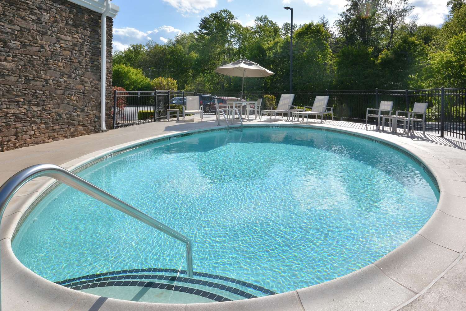Country Inn & Suites by Radisson, Asheville West near Biltmore 9/12
