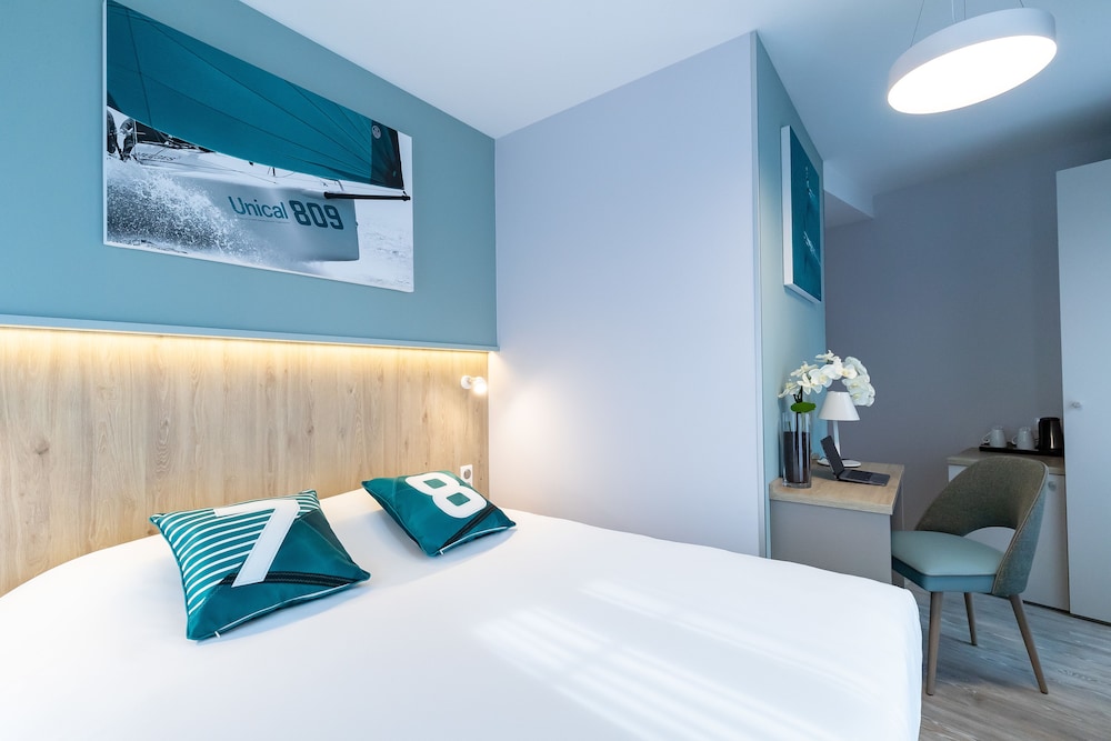 Hotel des Marins 12/50