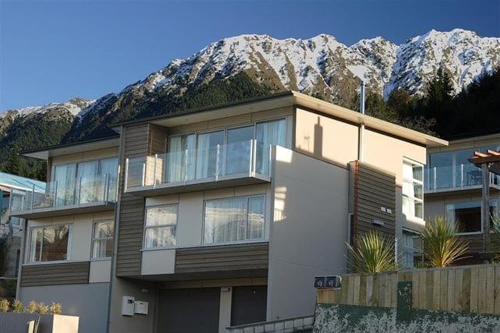 Lakeridge Condos 2/41