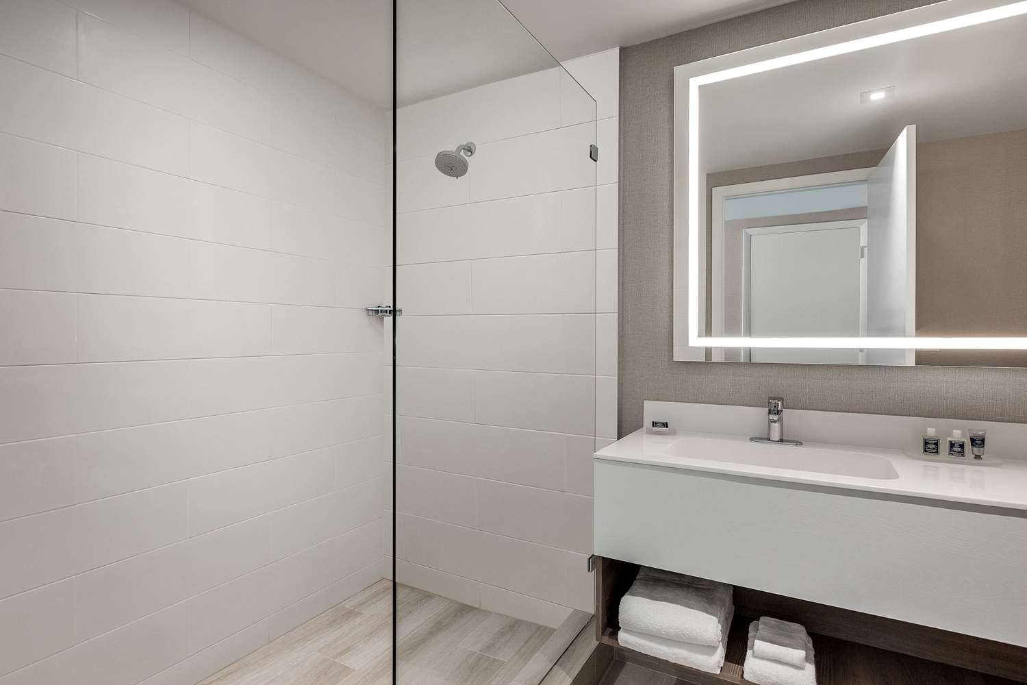 The Altair Hotel Bay Harbor Miami 47/49