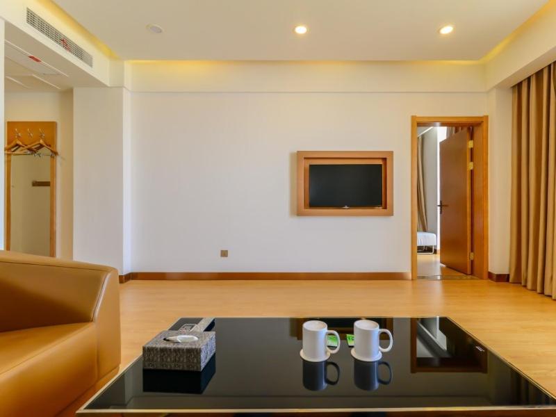 Greentree Inn Wuhu Fangte Forth Phase Wanchun Fortune Plaza Business Hotel 38/49