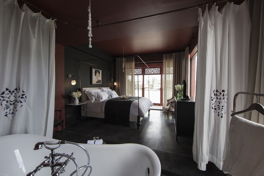 Amdaeng Bangkok Riverside Hotel 17/75