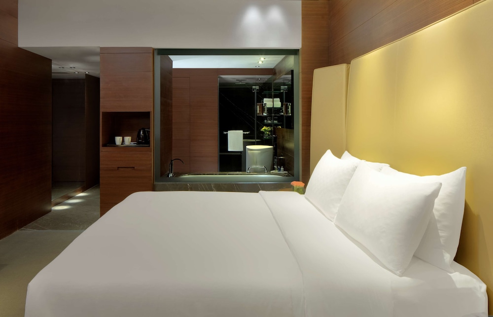 Radisson Blu Atria Bengaluru 14/76
